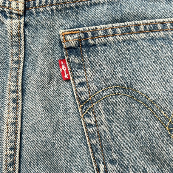 Levi’s Denim Button Skirt Size 27 - Picture 4 of 9